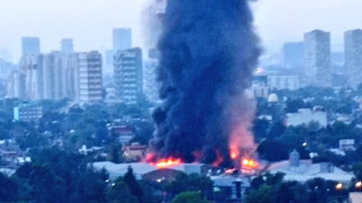 Gran incendio en fabrica de bicicletas y almacén del SAT