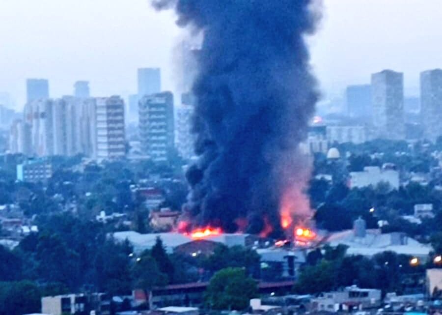 Gran incendio en fabrica de bicicletas y almacén del SAT