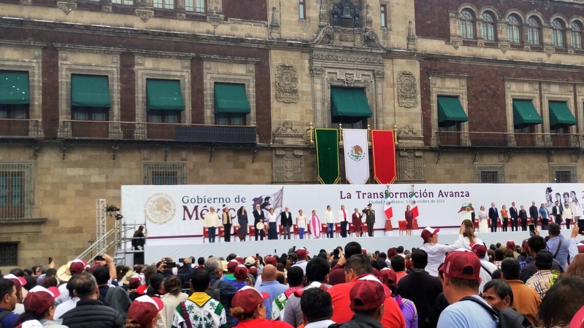 El Zócalo se llena para escuchar parte de la Transformación