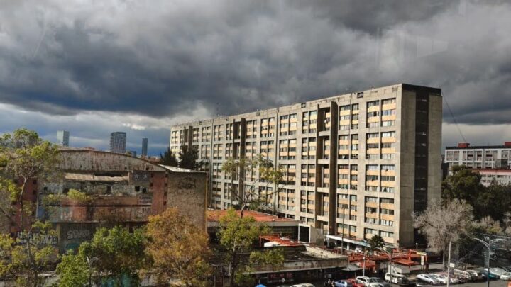 Tlatelolco es un embudo: 25 mil personas lo cruzan a diario