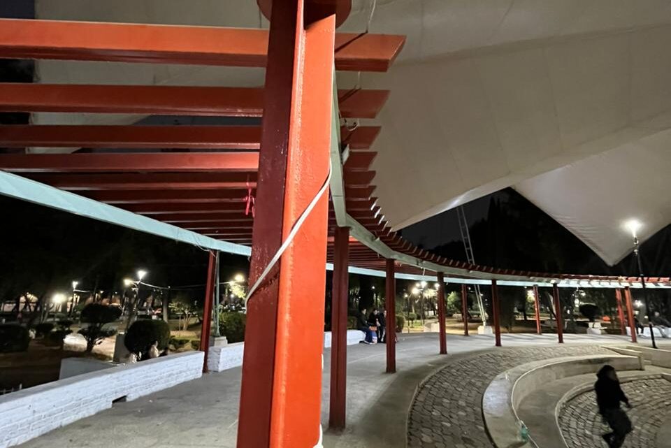 ¿Por qué retiraron sin aviso las luminarias del Ágora?