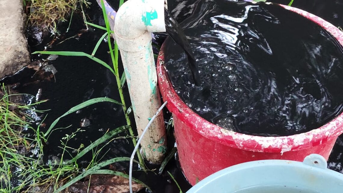 Agua negra en el sistema de riego