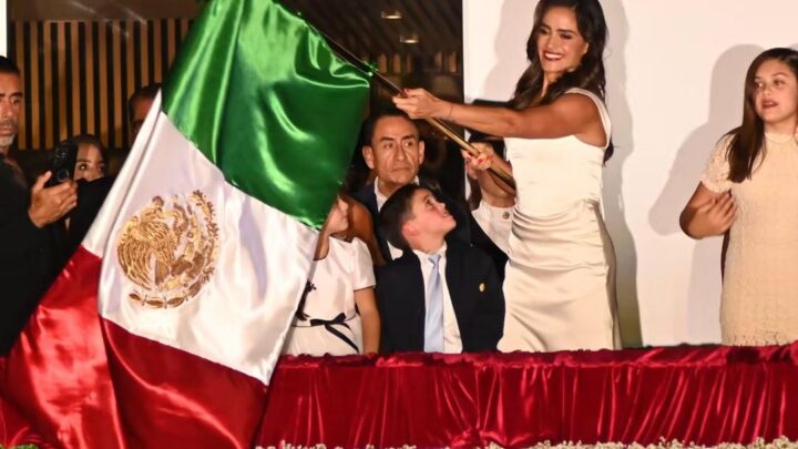 Una noche de fiesta, memoria y mensajes políticos